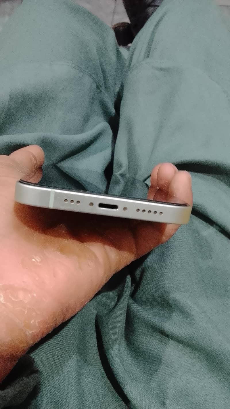 Apple iPhone 12 1