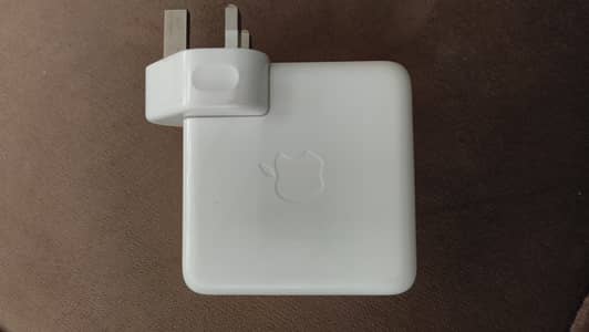Apple MacBook Charger 61W. USB-C. Original