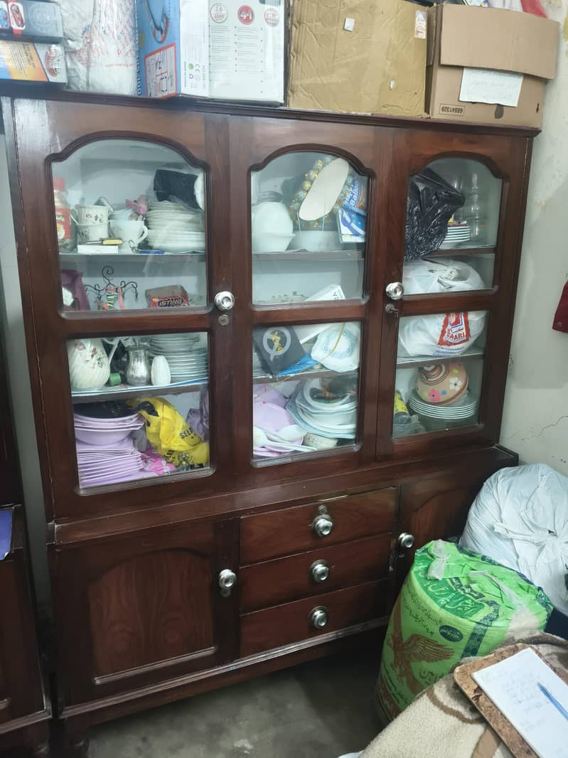 showcase and Dressing 1