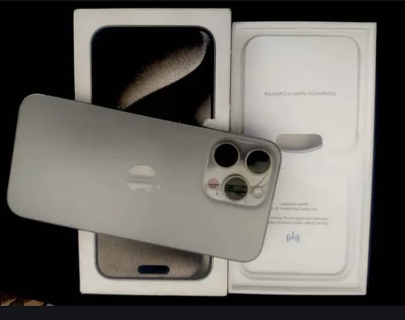 Apple iPhone 15 Pro Max 0