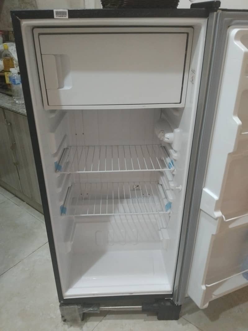 Mini Fridge 0