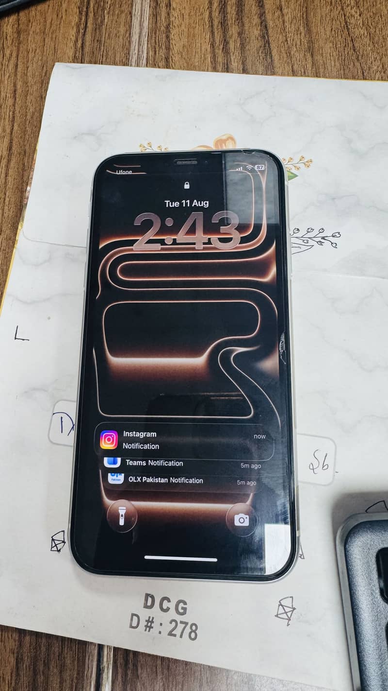 Apple iPhone 11 4
