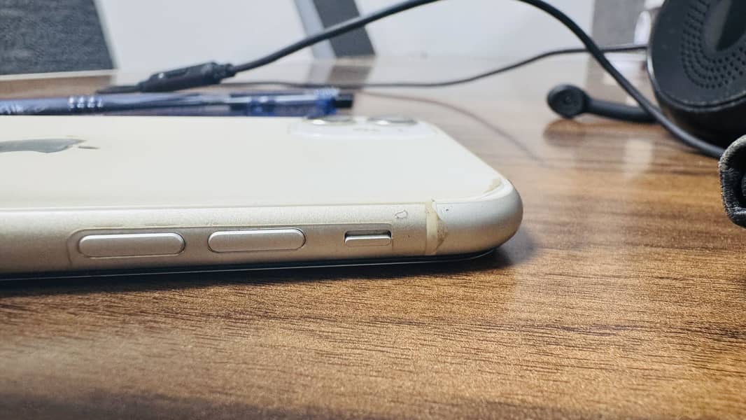 Apple iPhone 11 5