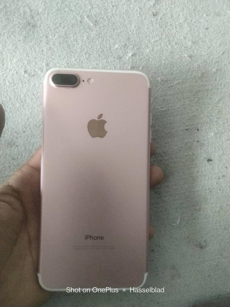 Apple iPhone 7 Plus 1