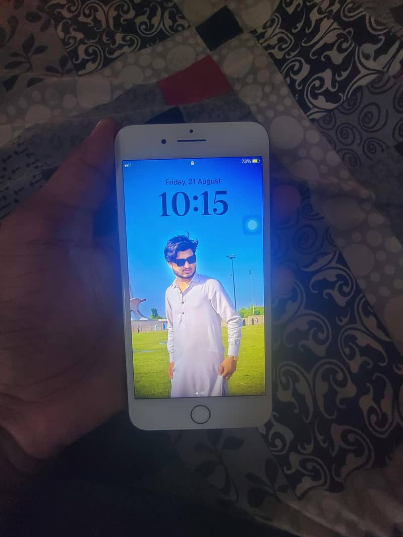 Apple iPhone 8 Plus 2
