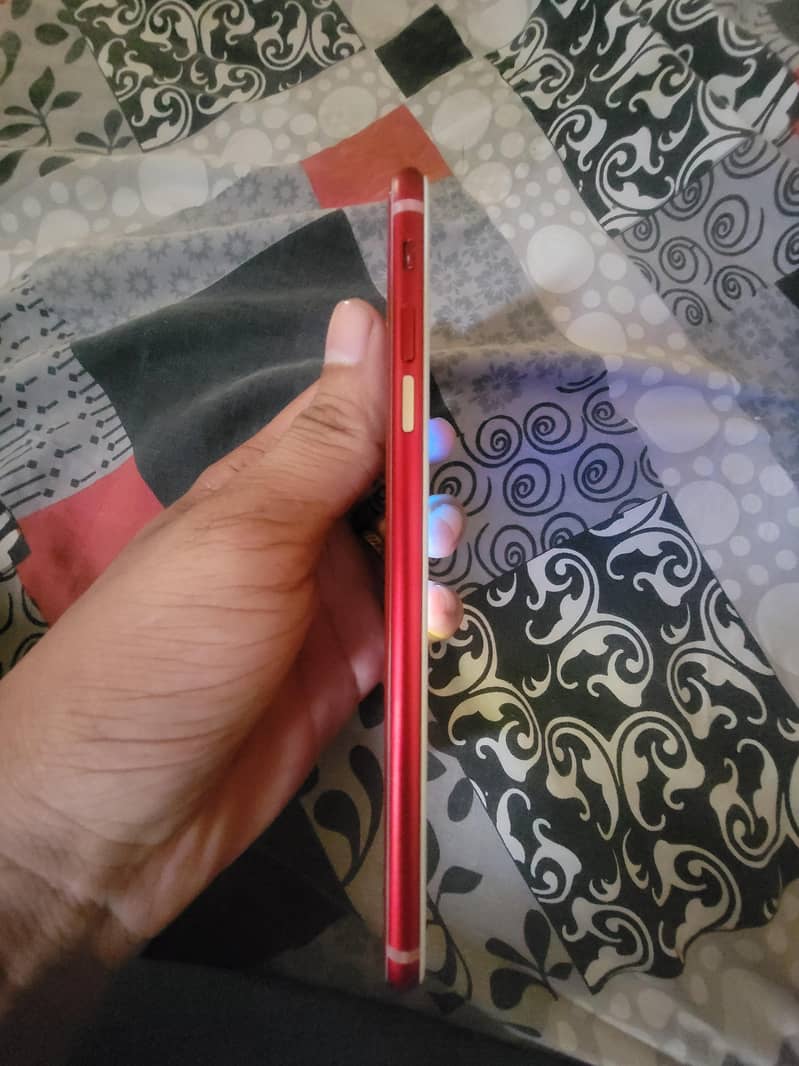 Apple iPhone 8 Plus 3