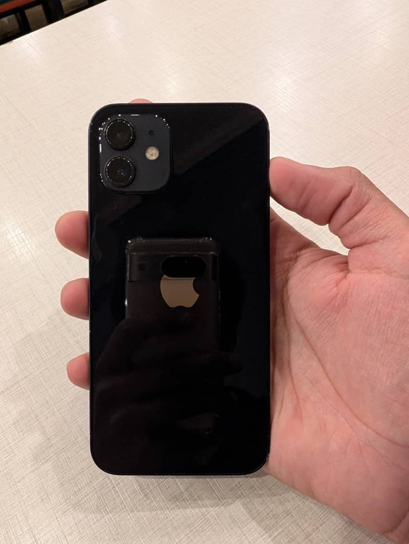 Apple iPhone 12 3
