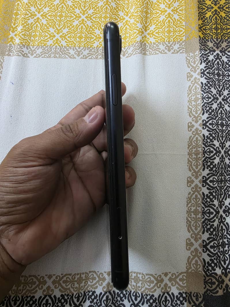 Apple iPhone XR 1