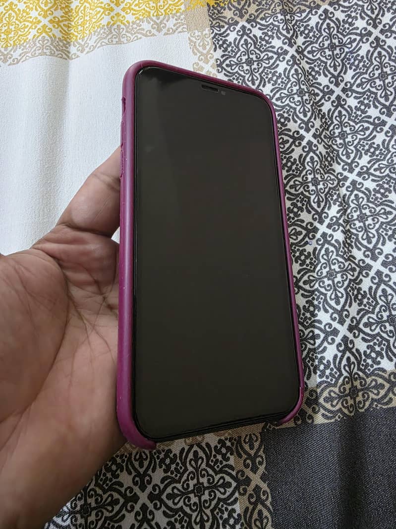 Apple iPhone XR 4