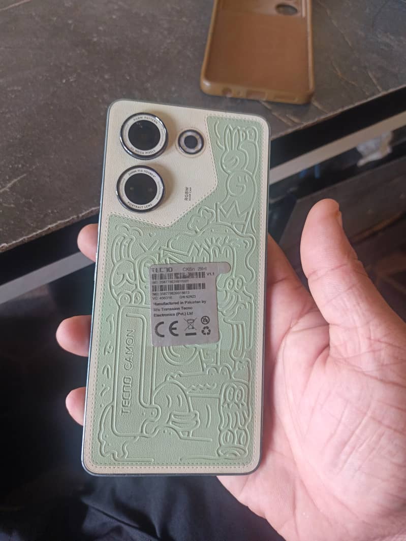 Tecno CAMON 20 4