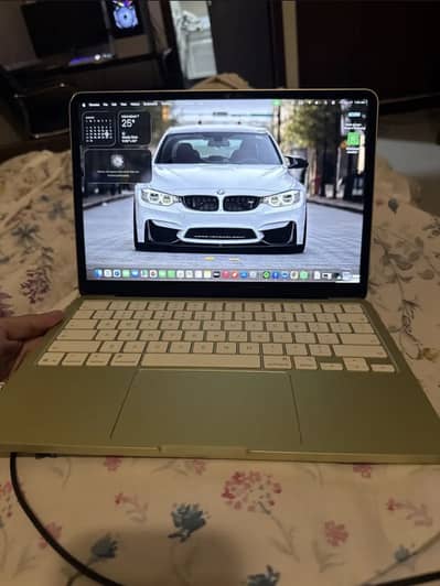 MacBook Neo / 256GB / 100% Battery Health  / Canadian Model