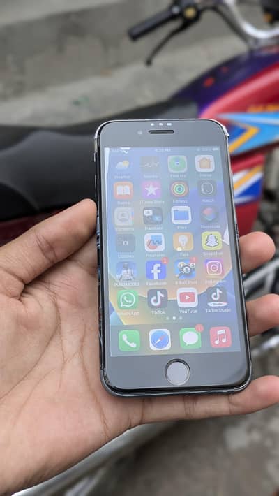 Apple iPhone 8 64GB bypass