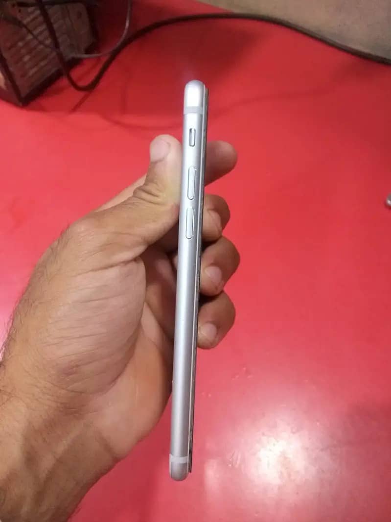 Apple iPhone 7 4