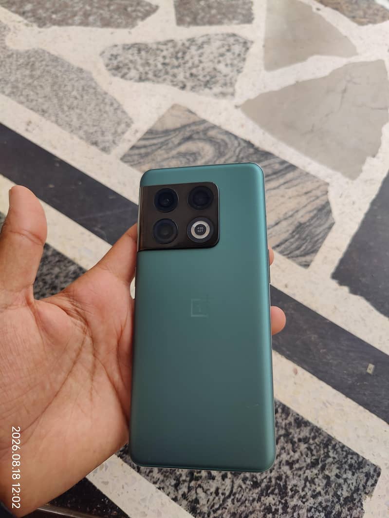 One Plus 10 Pro 1