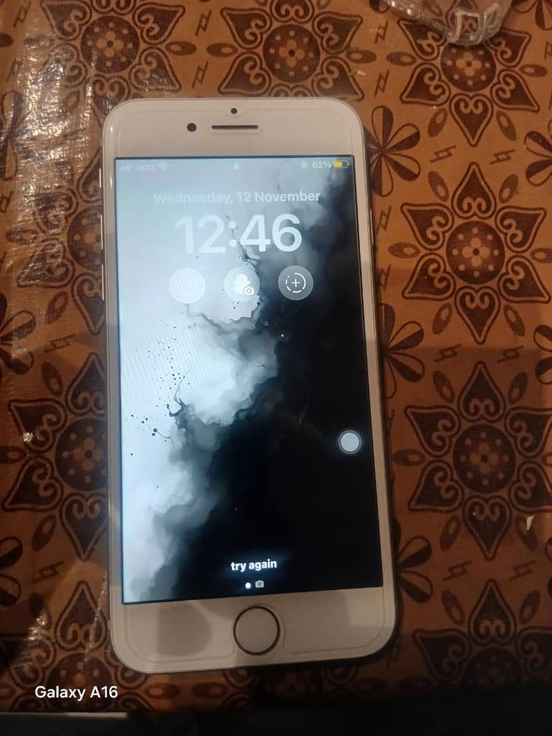 Apple iPhone 8 0
