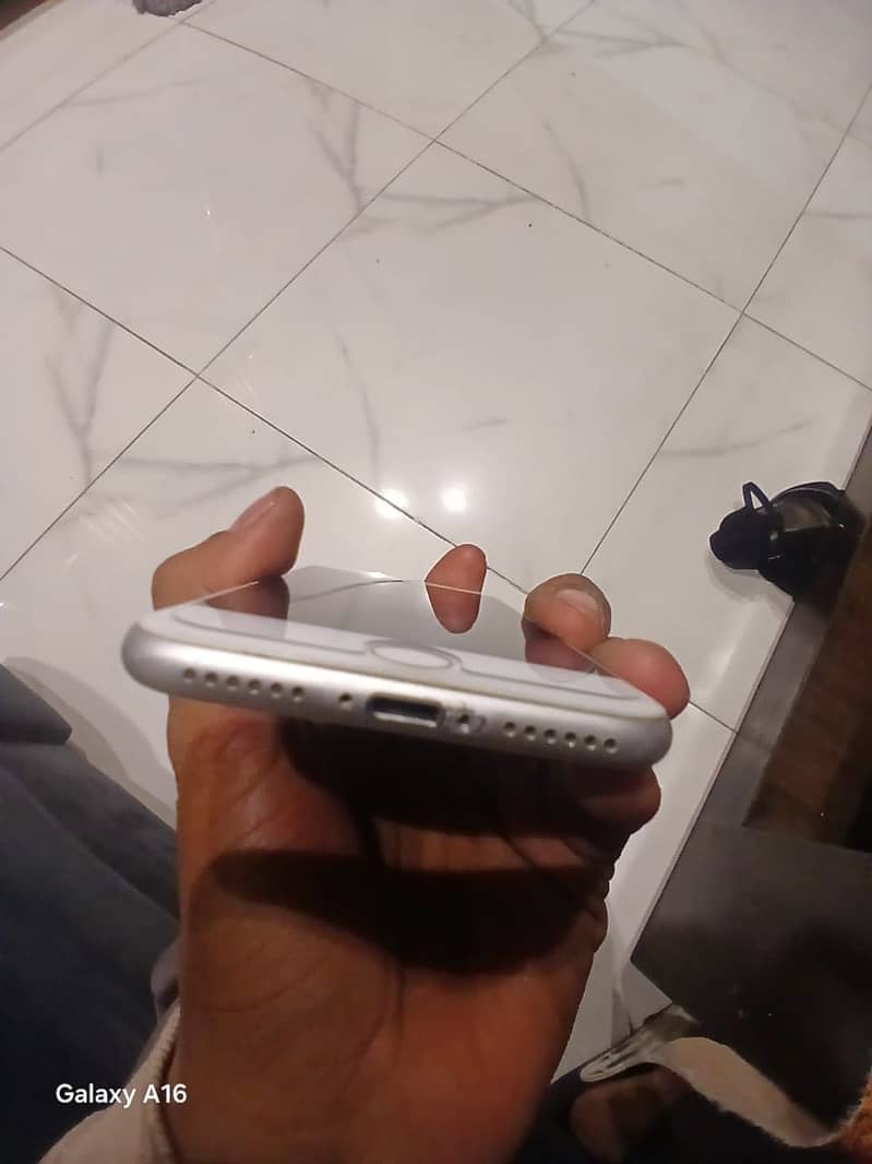 Apple iPhone 8 2