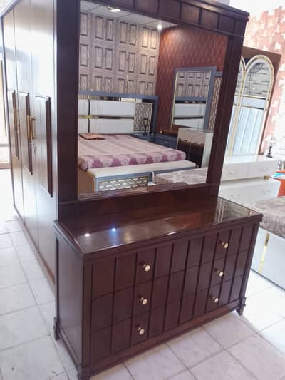 Brand New Zero Meter Luxury Dressing Table with Large Mirror