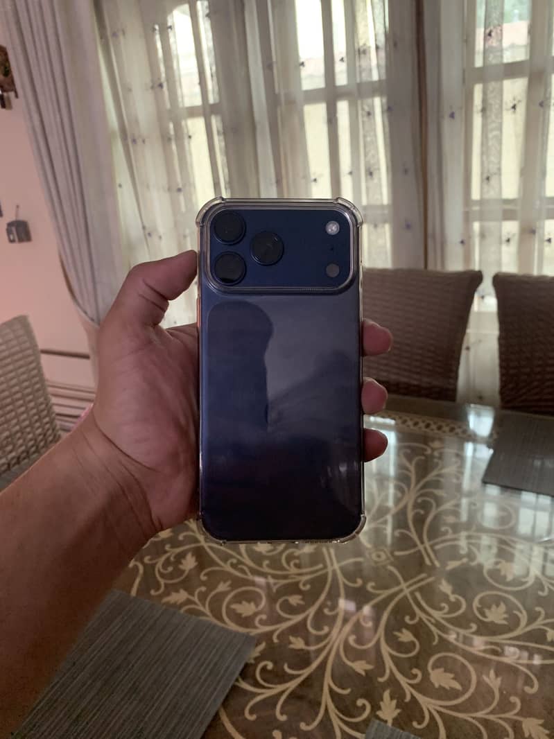 Apple iPhone 17 Pro Max 0