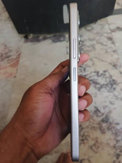 Itel City 100
