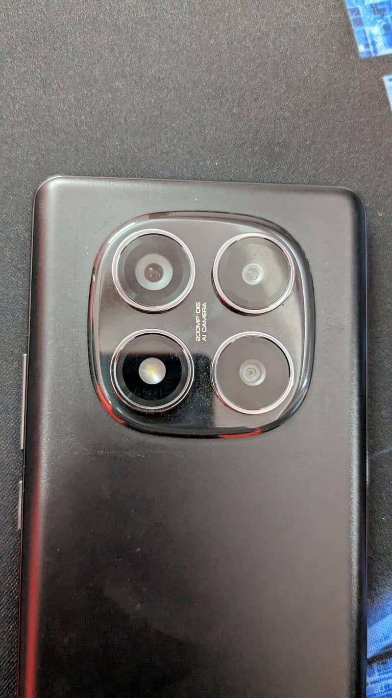 Xiaomi Redmi Note 14 Pro 4