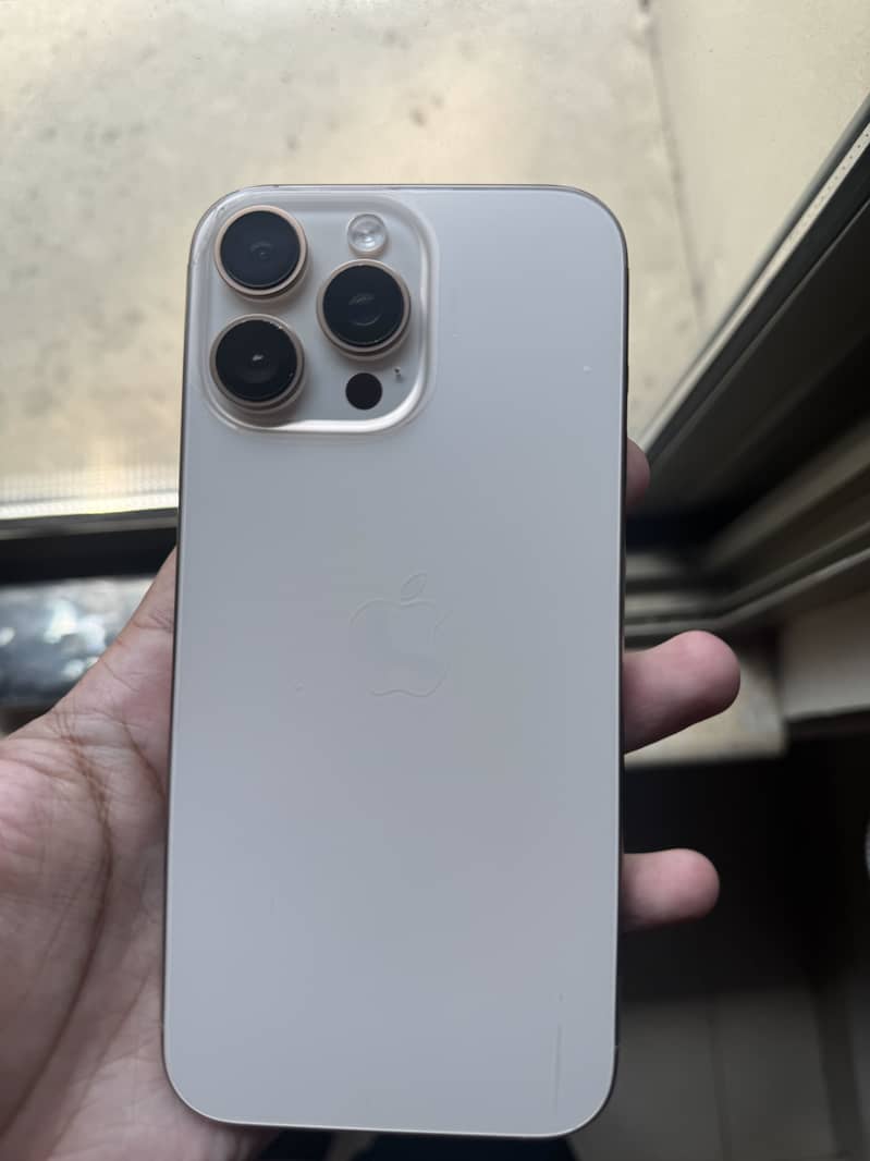 Iphone 16 pro max 5