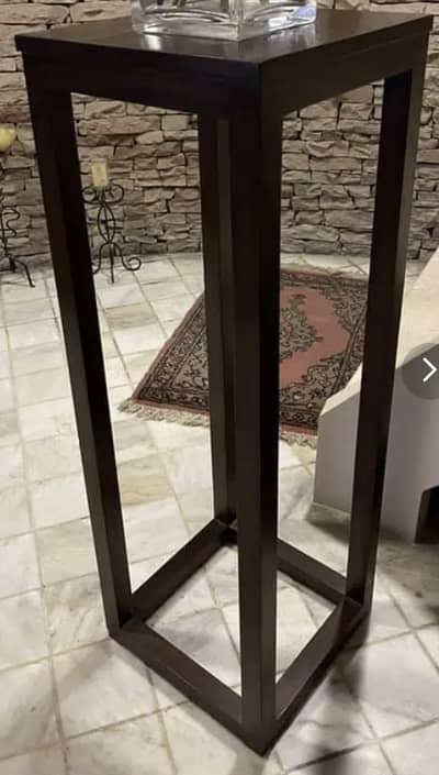 High Console Diar wood Mint condition  Height: 41” Width: 14” x 14”