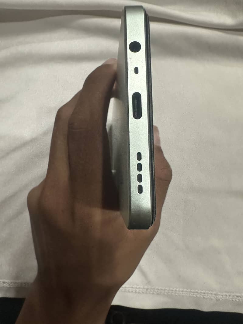Realme Note 60x 4