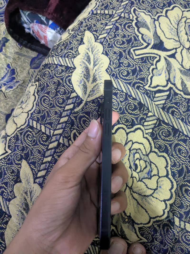 Apple iPhone 12 2