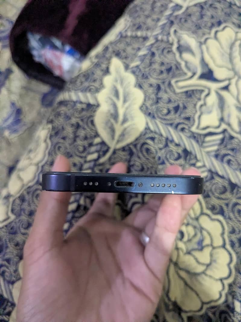Apple iPhone 12 3