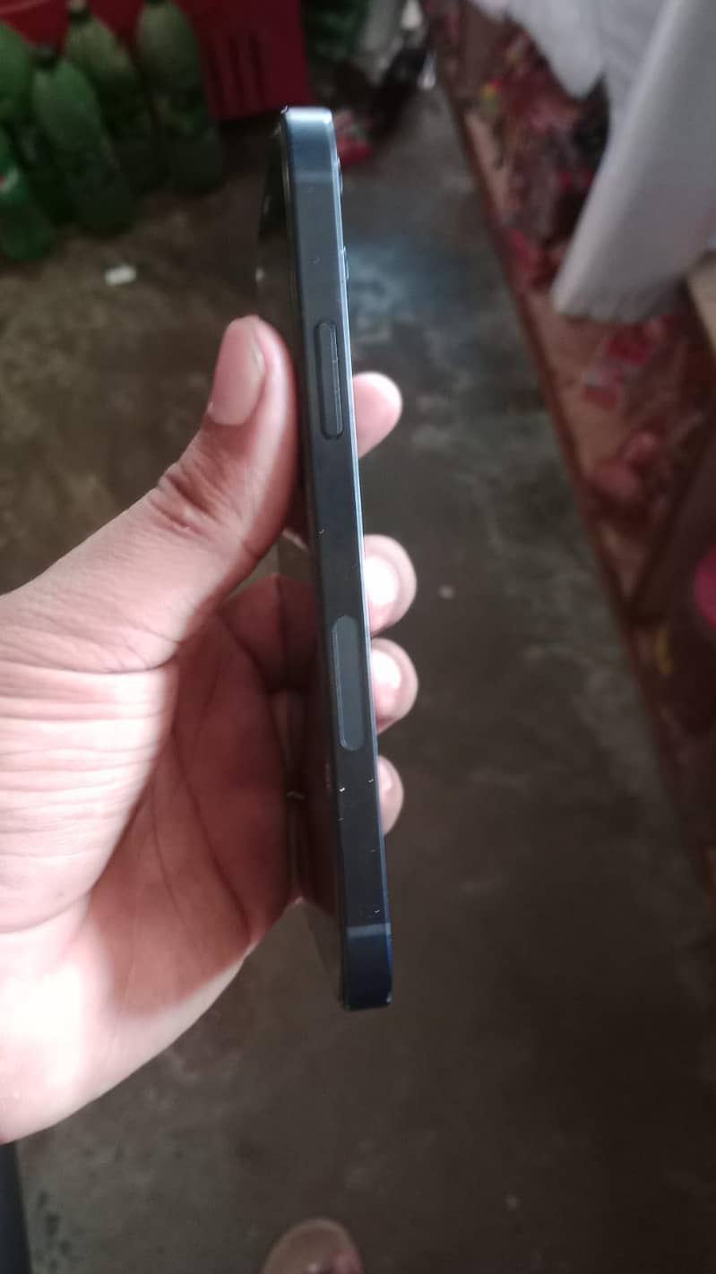 Apple iPhone 12 3