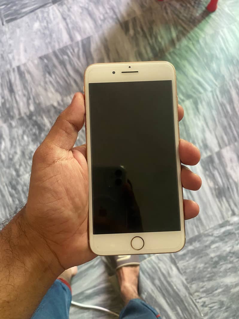 Apple iPhone 8 Plus 2