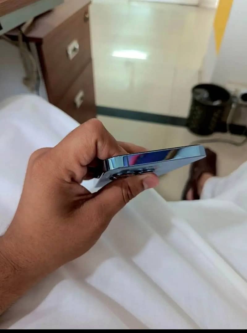 Apple iPhone 13 Pro 2