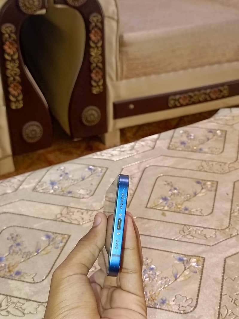 Apple iPhone 12 3