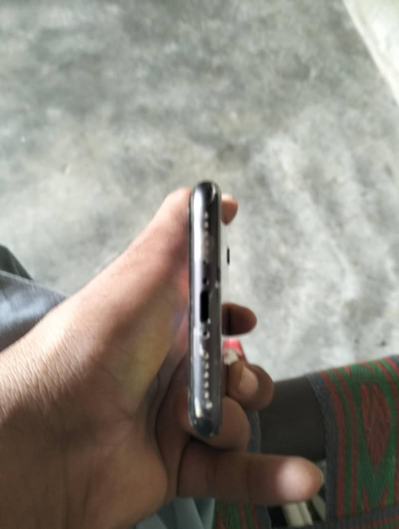 Apple iPhone 8 3