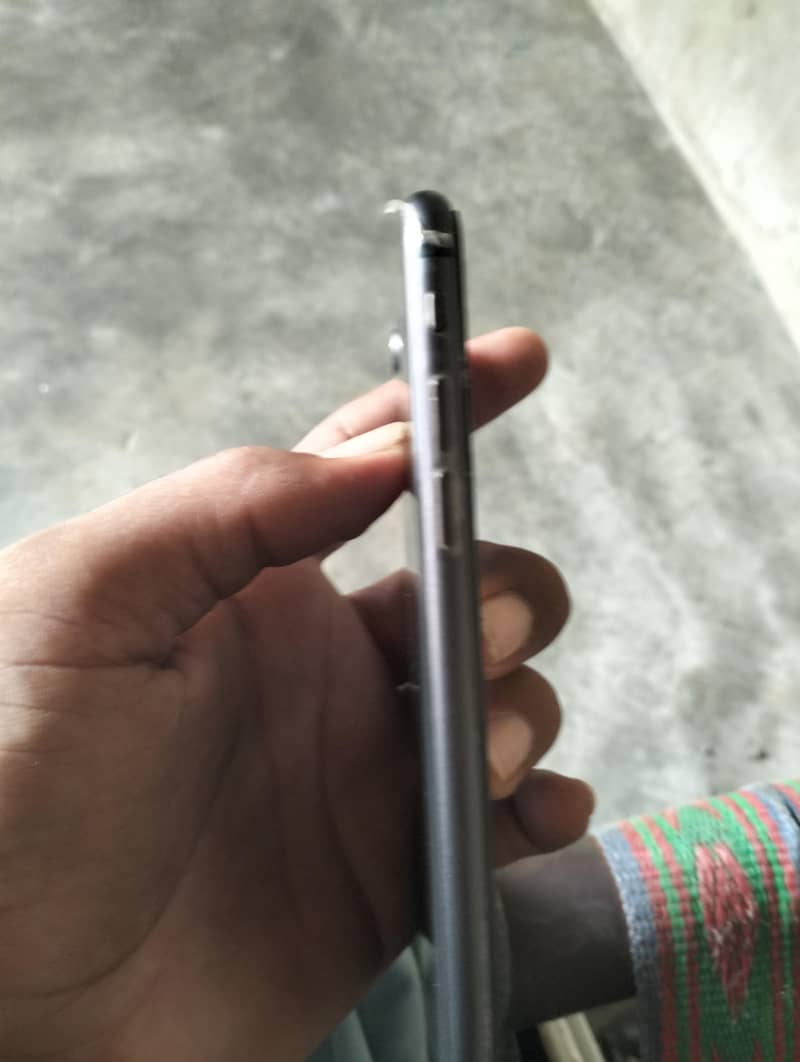 Apple iPhone 8 4