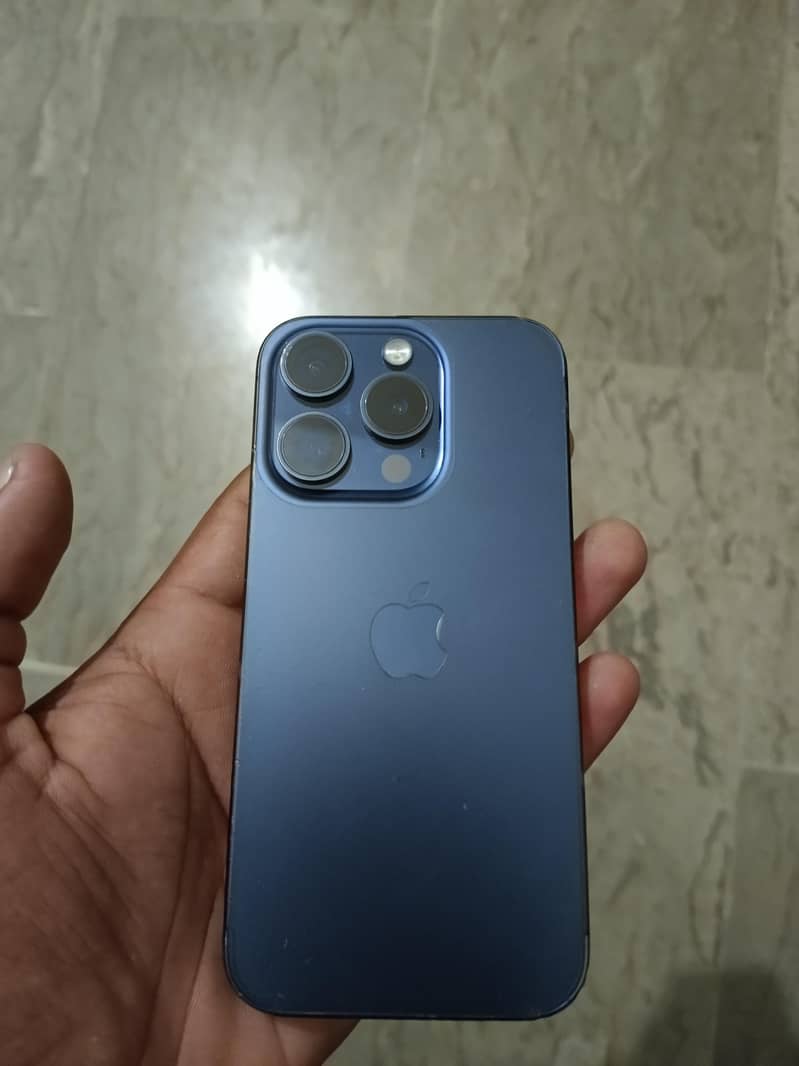 Apple iPhone 15 Pro 0