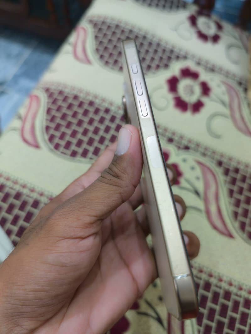 Iphone 16 Pro Max 4