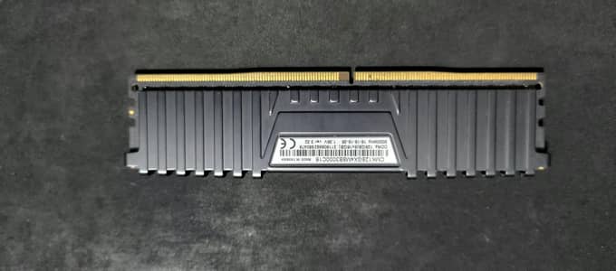 Corsair vengeance DDR4 3000MHz 16GB