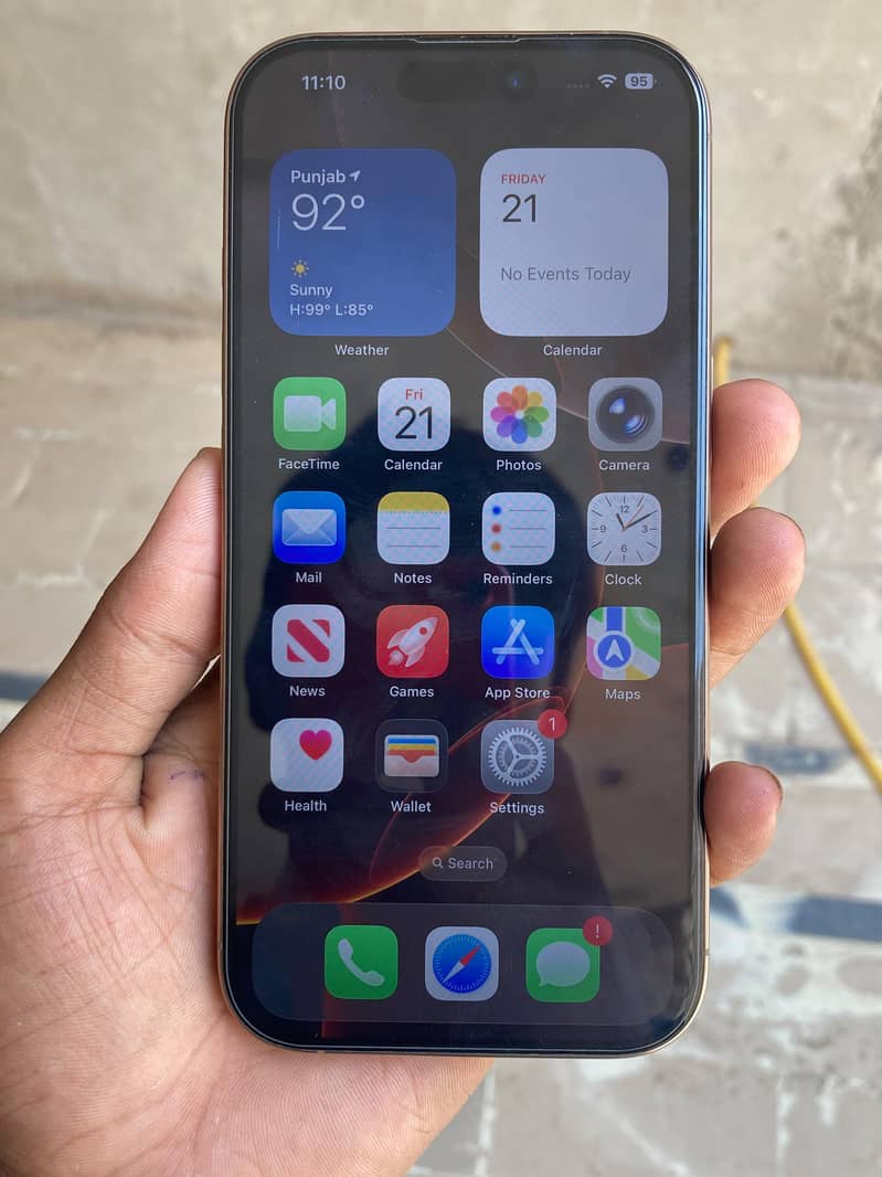 Apple iPhone 16 Pro 2