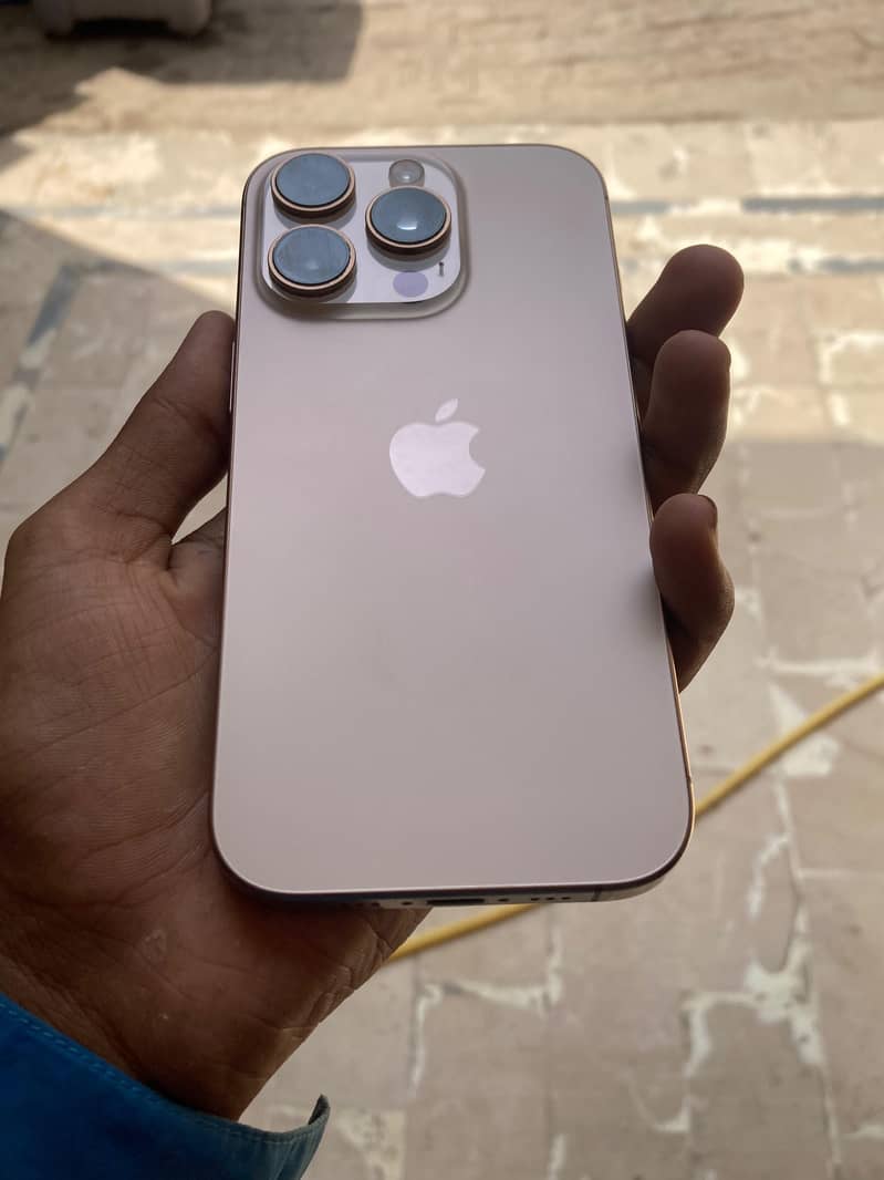 Apple iPhone 16 Pro 5