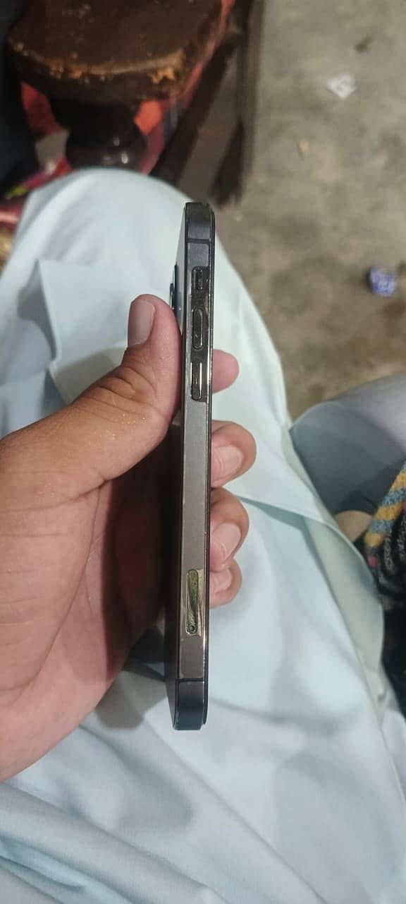 Apple iPhone 12 Pro 3
