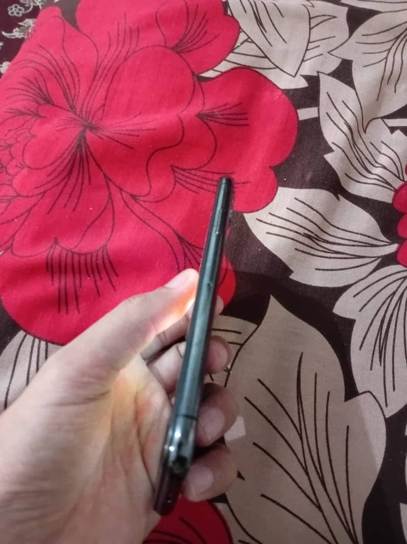 Apple iPhone X 3