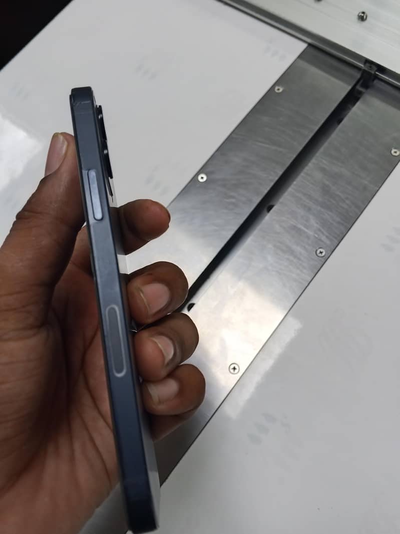 Apple iPhone 12 5