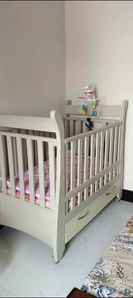 baby Bed just 1 year ueds like brand new