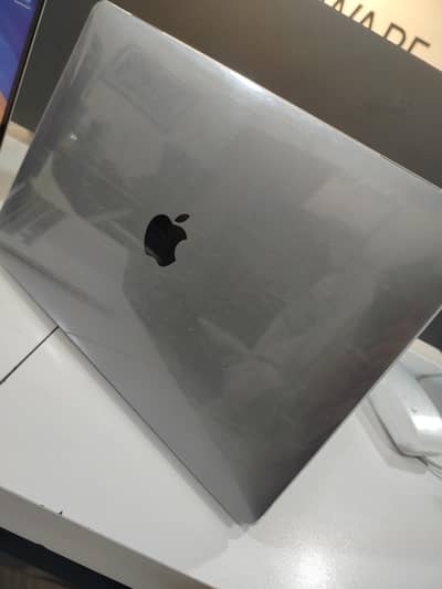 Macbook M1 Pro 2020 8/512 GB for sale