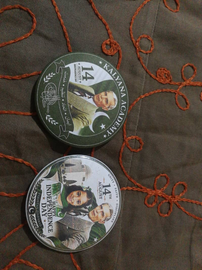 we make badges 0