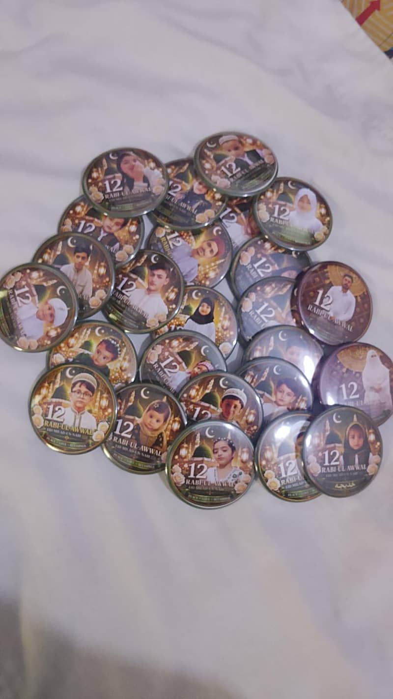 we make badges 4