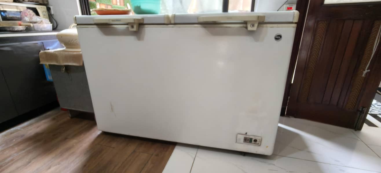 PEL jumbo deep freezer. 9