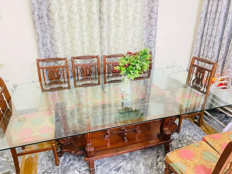 Dining table 0