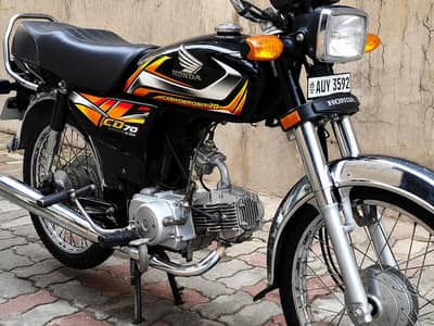 Honda cd 70 available in new condition 22 model